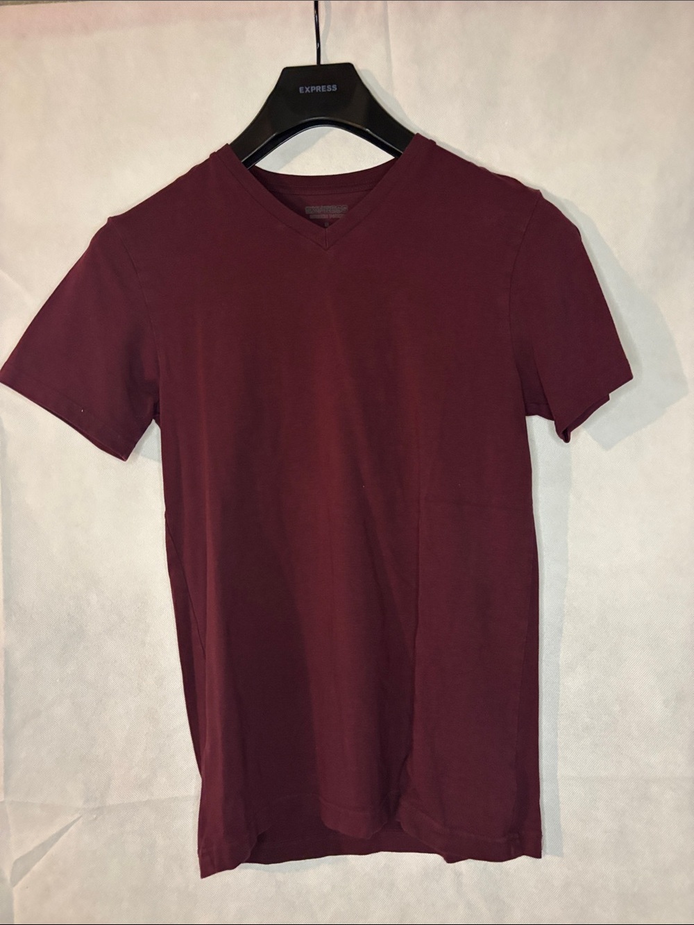Express Men's V-Neck Short Sleeve Tee - Maroon